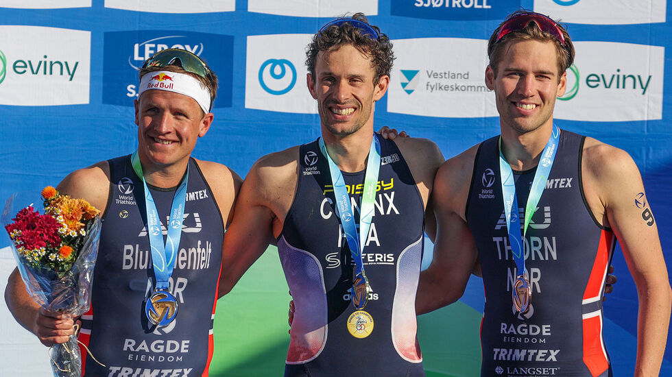 Premiepallen for menn: Kristian Blummenfelt, Dorian Coninx og Vetle Bergsvik Thorn. (Alle foto: Arne Dag Myking)