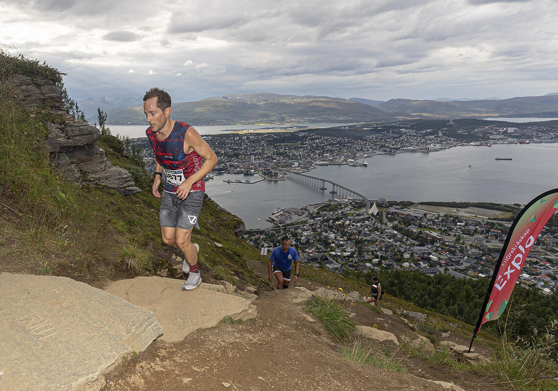 Eirik Dagssønn Haugsnes fortsetter å imponere stort oppover fjellsidene. I forrige uke tok han sin 10. seier i Explo Ekstremløpet. (Foto: Midtnight Sun Marathon v/Zoltan Tot)