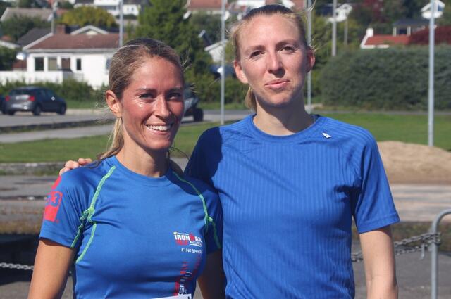 Viviana Hiis (t.v.) og Silje Røynstrand kom først i mål af alle på 12 km