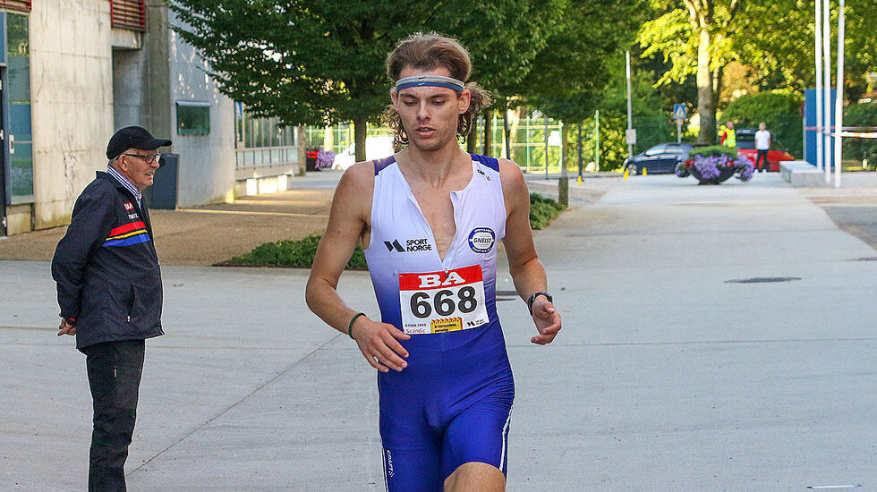 Hans-Magnus Haukøy løper inn til 15:22. (Foto: Tom Roger Johansen)