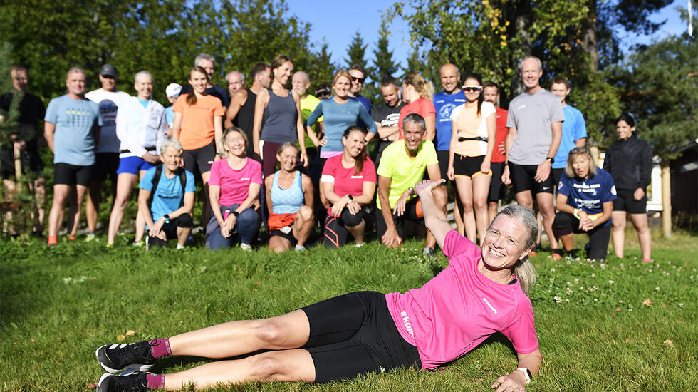 Marit Tørstad liker å inspirere og motivere andre til å løpe. Dette gjør hun blant annet ved omtrent annenhver tirsdag å lede Kondistreninga ved Sognsvann i Oslo. (Foto: Bjørn Johannessen)