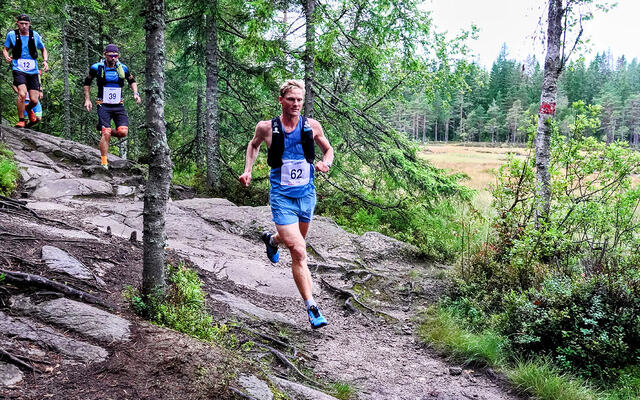 Sven Kilander hadde god flyt og lå langt framme i feltet under NM terrengultra i Nordmarka. (Foto: Nordmarkstraver’n / Erik Borg)