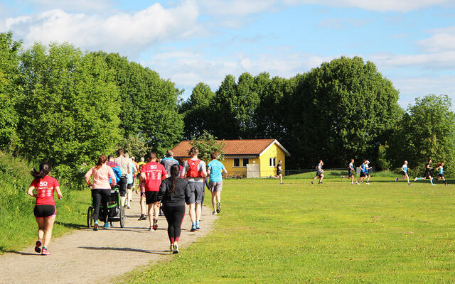 Ekebergsletta parkrun gir god start på lørdagen. (Foto: Cristina Pulido Ulvang)