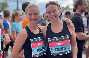Siri Slotterøy Johnsen og Asta Ellingvåg klare til start. (Foto: Privat)