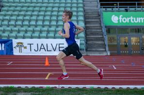 Petter Johansen tok et nytt steg som langdistanseløper på Bislett. (Foto: Samuel Hafsahl)