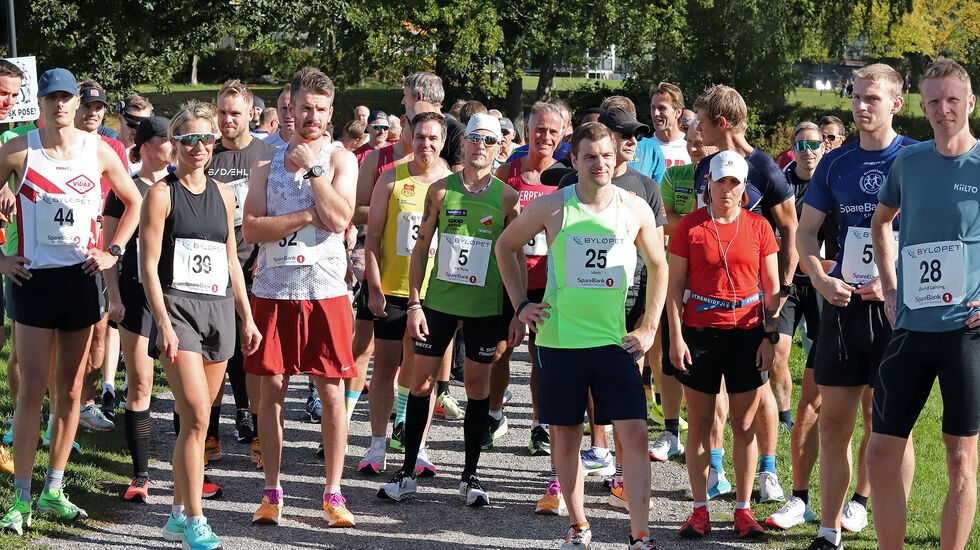 Det er klart for start på halvmaratondistansen. (Foto: Otto Gullesen og Birte Ulveset)