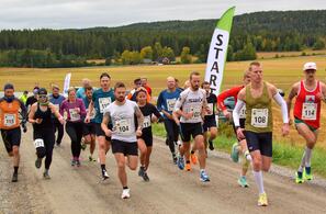 Fra fellesstarten i fjorårets løp. (Per Kr. Johansen)