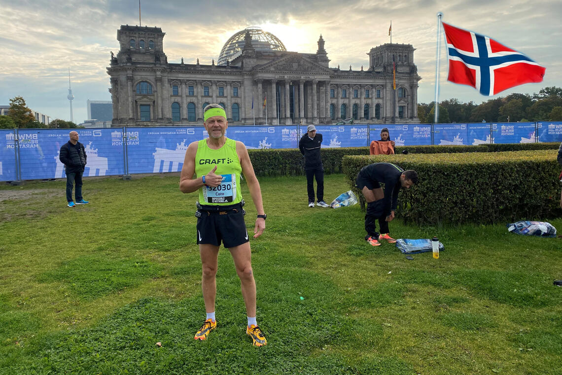 Cato Thunes gjør seg klar til å løpe Berlin Marathon. Vi ser her på hvordan det gikk med de norske prestasjonene i alle klasser. (Bildemontasje: Arne Dag Myking)