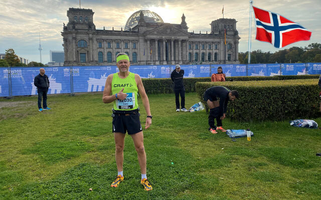 Cato Thunes gjør seg klar til å løpe Berlin Marathon. Vi ser her på hvordan det gikk med de norske prestasjonene i alle klasser. (Bildemontasje: Arne Dag Myking)