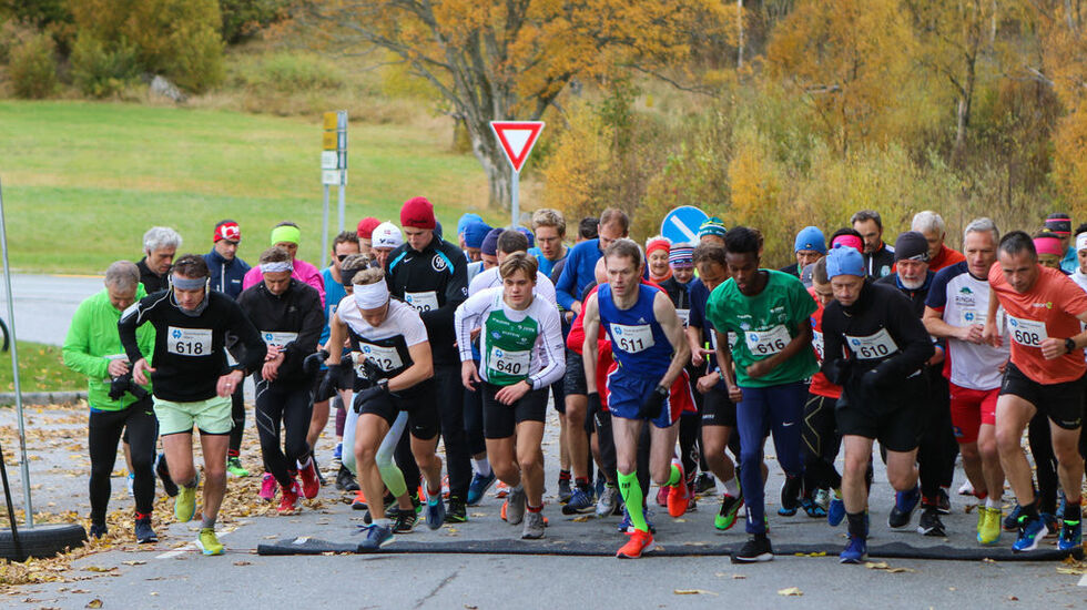 Fra starten på Snipsøyrvatnet Rundt 2019. Foto: Martin Hauge-Nilsen