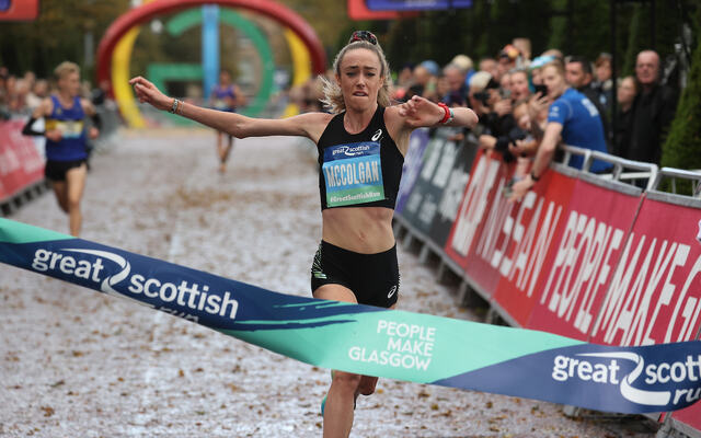 Eilish McColgan trodde hun jubla for Europa-rekord i Great Scottish Run. (Foto: arrangøren)