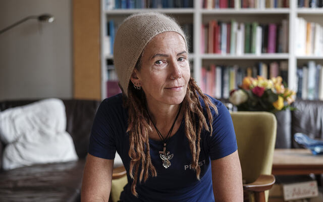 Sunniva Gylver er prest, forfatter og en engasjert samfunnsdebattant. 55-åringen har også leda livssynsprogram på både TV2 og NRK. (Foto: Erlend Berge, Vårt Land)