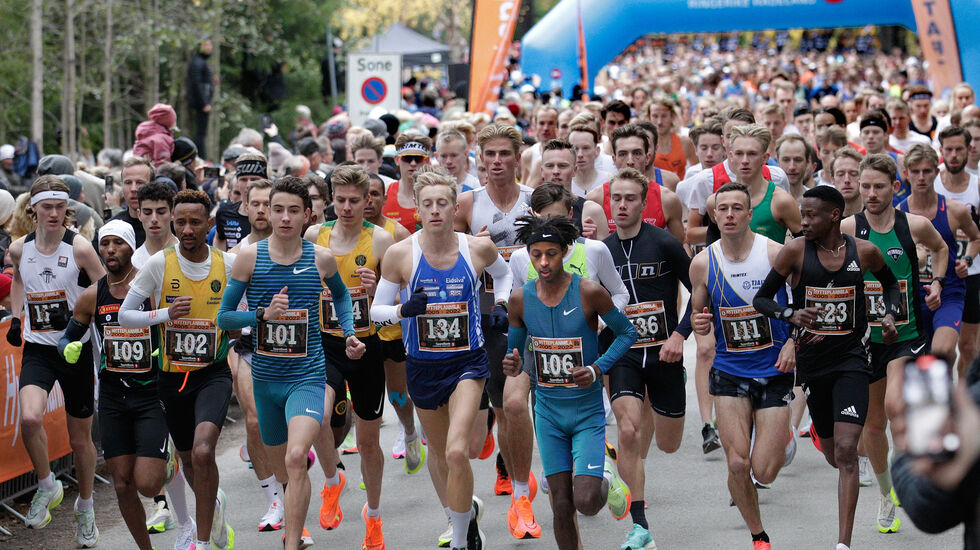 Hytteplanmila har de siste årene nærmest vært som et uoffisielt NM på 10 km gateløp, men fra 2024 har Norges Friidrettsforbund bestemt at det skal arrangeres offisielle mesterskap på både 5 og 10 km gateløp. (Foto: Kjell Vigestad)