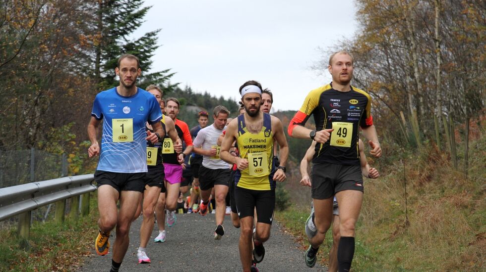 Miklos Ori (1), Ola Tjensvoll (57) og Morten Tengesdal (49) ledet ann fra start. Disse ble også de tre første som krysset målstreken.  Foto: Thomas Hetland