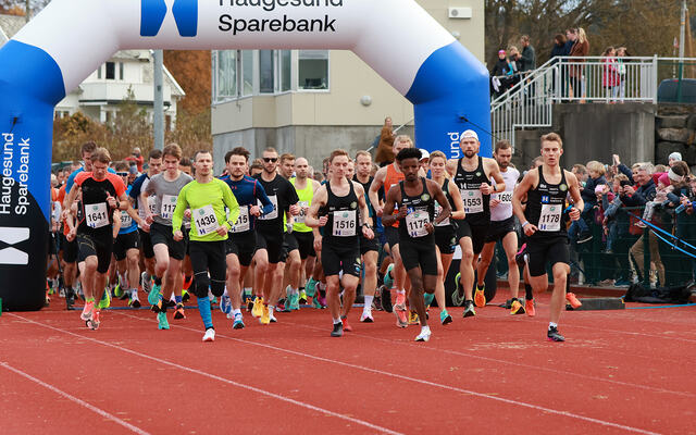 Starten går for Djupadalten 2022. (Foto: Dag Eliassen, HIL)