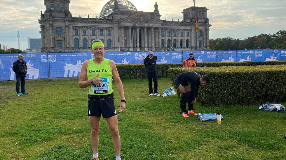 Cato Thunes kunne glede seg over pers og fjerdeplass i klasse 60-64 år med 2.56.26 i Berlin Marathon. (Foto: privat)
