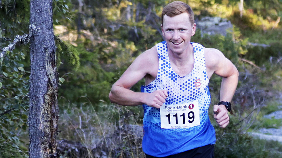 Mads Buhaug er en aktiv allsidig idrettsglad ungdom, opprinnelig Musdøl som i dag bor på Lillehammer.  Her ser vi Buhaug under årets Olympiaparkløp på Lillehammer.