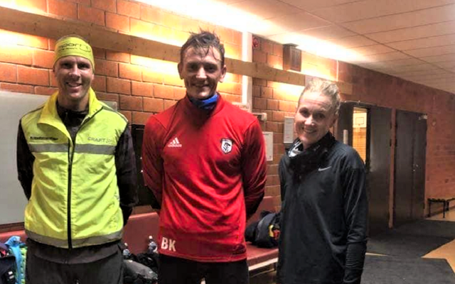Tre svette og gode etter tirsdagens løp fra Prestrudhallen (fra venstre): Erik Syversen, Bård Arvid Kronstad og Ragnhild Kvarberg. (Foto: Esther Innselset)