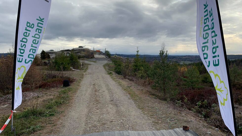 Målet på toppen av Høytorp Fort. (Foto fra løpets facebookside)