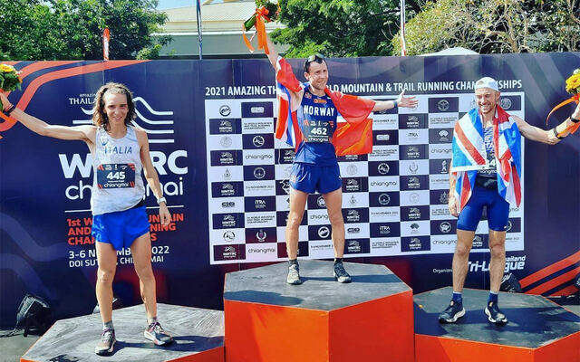 Stian Angermund ble verdensmester på Short Trail i natt. (Foto: @jacekbedkowski, Instagram)