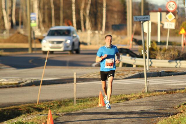 Axel Vollen med 100 meter igjen til mål (foto: Olav Engen)