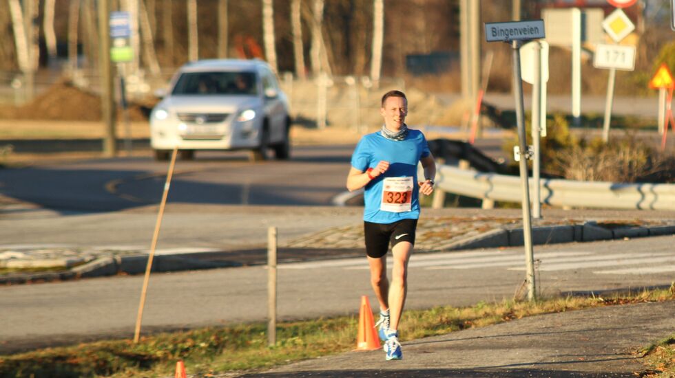 Axel Vollen med 100 meter igjen til mål (foto: Olav Engen)