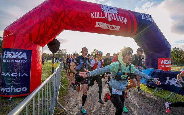 Starten har gått i en av puljene i Kullamannen. (Foto: arrangørens FB-side)