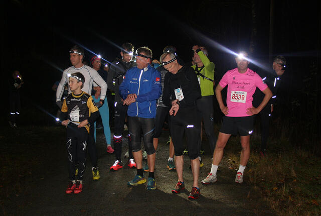 Klarte til start med hodelykt i Refleksløpet. (Alle foto: Sverre Larsen)