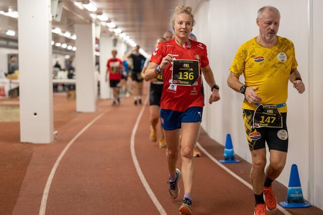 Therese Falk side om side med Trond Pedersen. (Foto: Samuel Hafsahl)