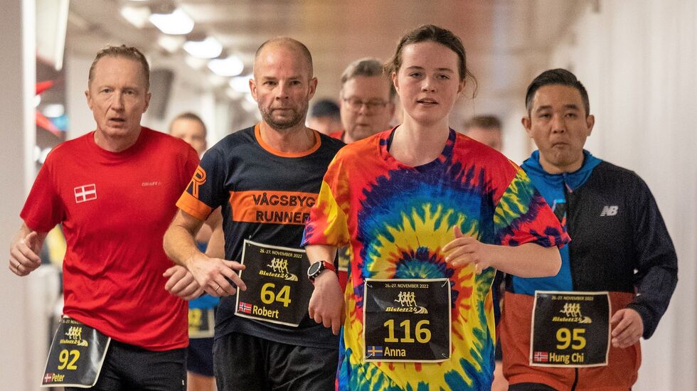 Svenske Anna Simonsson-Søndenå er en av de 147 fargerike løperne som er i aksjon på Bislett denne helga. (Foto: Samuel Hafsahl)