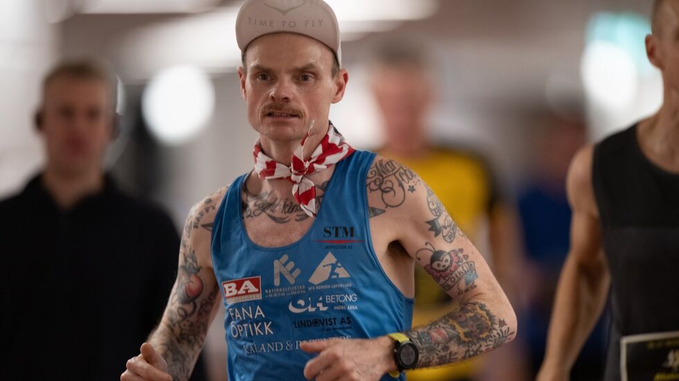 Bjørn Tore Kronen Taranger leder Bislett 24-timers halvveis med råsterke 135,532 km. (Foto: Samuel Hafsahl)