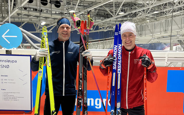 Vinterens konkurranseski: Kenneth Harlem (til venstre) og Espen Olsen har for Kondis testet mange av vinterens konkurranseski – både for klassisk og skøyting. (Foto: Bjørn Ivar Ekberg)