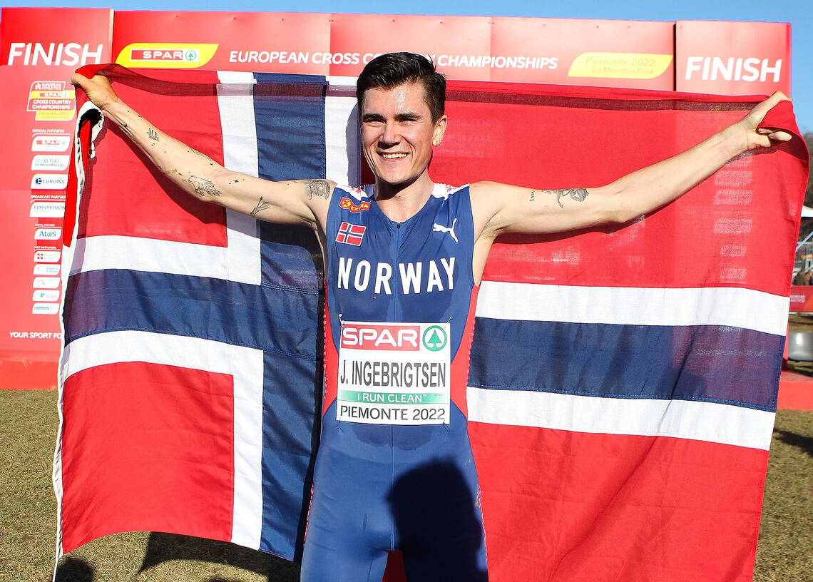 Jakob Ingebrigtsen forsvarte Norges andre gull i EM i terrengløp på mesterlig vis. (Foto: Kjell Vigestad)