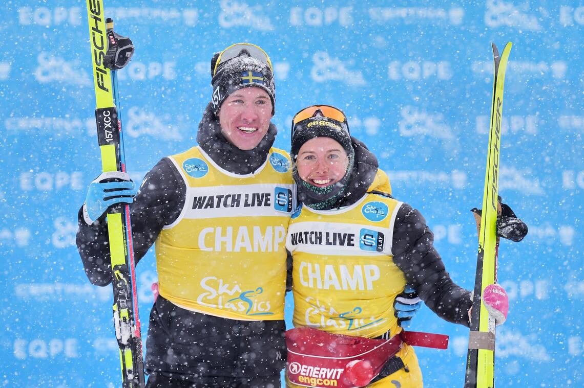 Emil Persson og Ida Dahl kledd i gult etter den første Ski Classics-helga. (Foto: Magnus Östh/Ski Classics) 