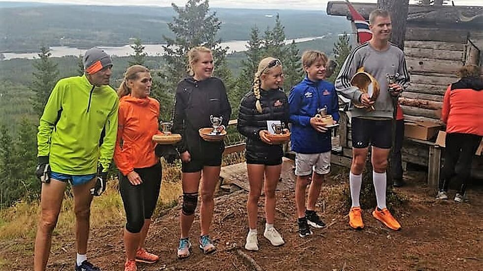 Alle klassevinnerne ( fra venstre): Tore Axelsson-Sverige, Ann Kristin Grosberghaugen-Oslo, Elin Hamrefors-Sverige, Julie Borge-Granli, Magnus Vestmo Almåsbakk-Grue, Jarle Marvik-Kongsvinger. (Foto: Tor Solbergseter)