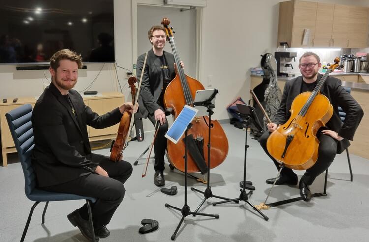 Fra venstre Lars Marius Hølås, Jostein Hølås Heier og Eivind Rossbach Heier