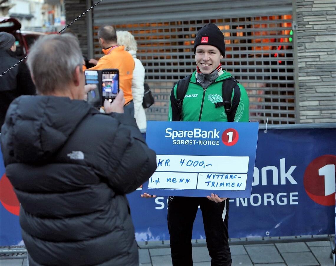 Vebjørn Hovdejord kan smykke seg med en bronsemedalje i Nordisk mesterskap på 3000 meter hinder. (Foto: Rolf Bakken)