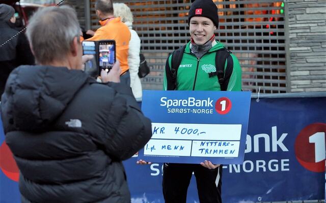 Vebjørn Hovdejord kan smykke seg med en bronsemedalje i Nordisk mesterskap på 3000 meter hinder. (Foto: Rolf Bakken)