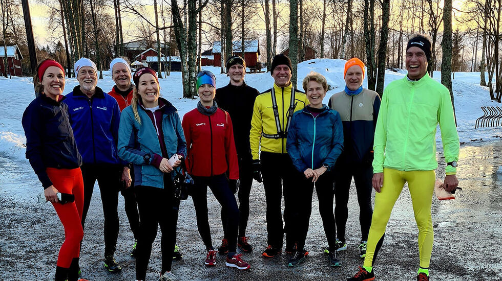Lagbygging, som den som skjer på Kondistreninga, er også en form for bygging. Vi ser artikkelforfatter Tim Bennett til høyre. (Foto: privat)