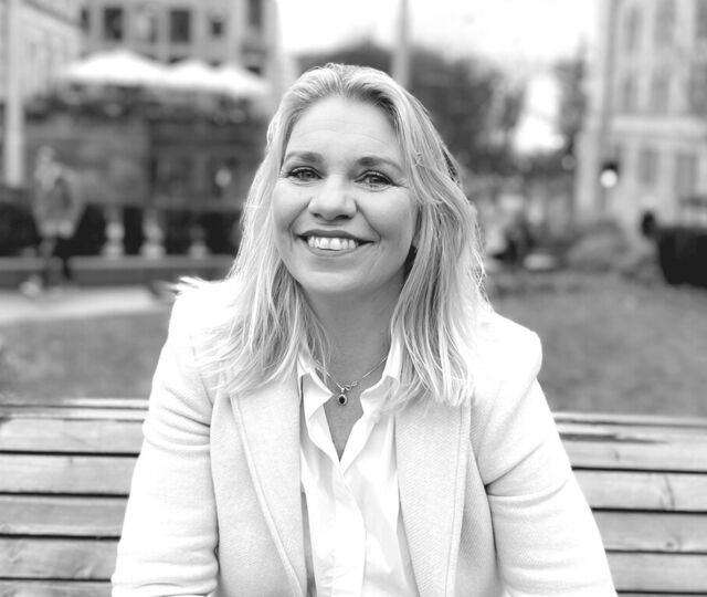 Man glemmer at det å være litt sårbar ofte gjør at du vinner folk, fordi de føler at du ikke er et overmenneske