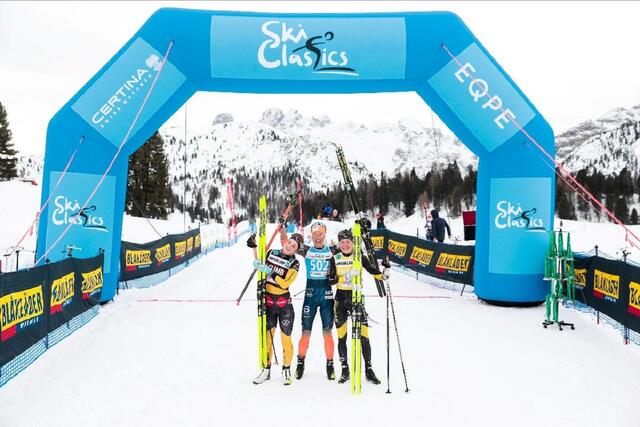 De tre sterkeste damene opp Prato Piazza (fra v.) Emilie Fleten, Astrid Øyre Slind og Ida Dahl. (Foto: Vinzetta/Nordic Focus)