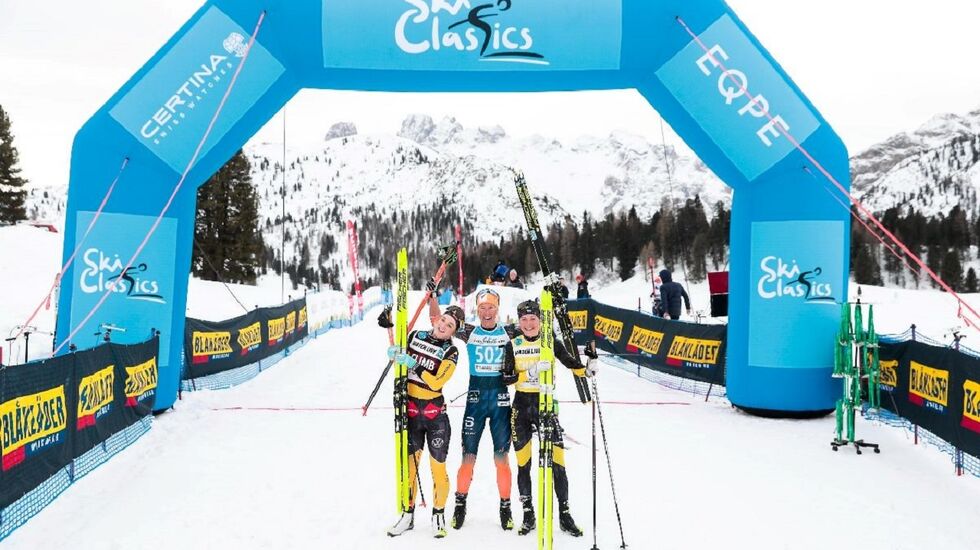 De tre sterkeste damene opp Prato Piazza (fra v.) Emilie Fleten, Astrid Øyre Slind og Ida Dahl. (Foto: Vinzetta/Nordic Focus)