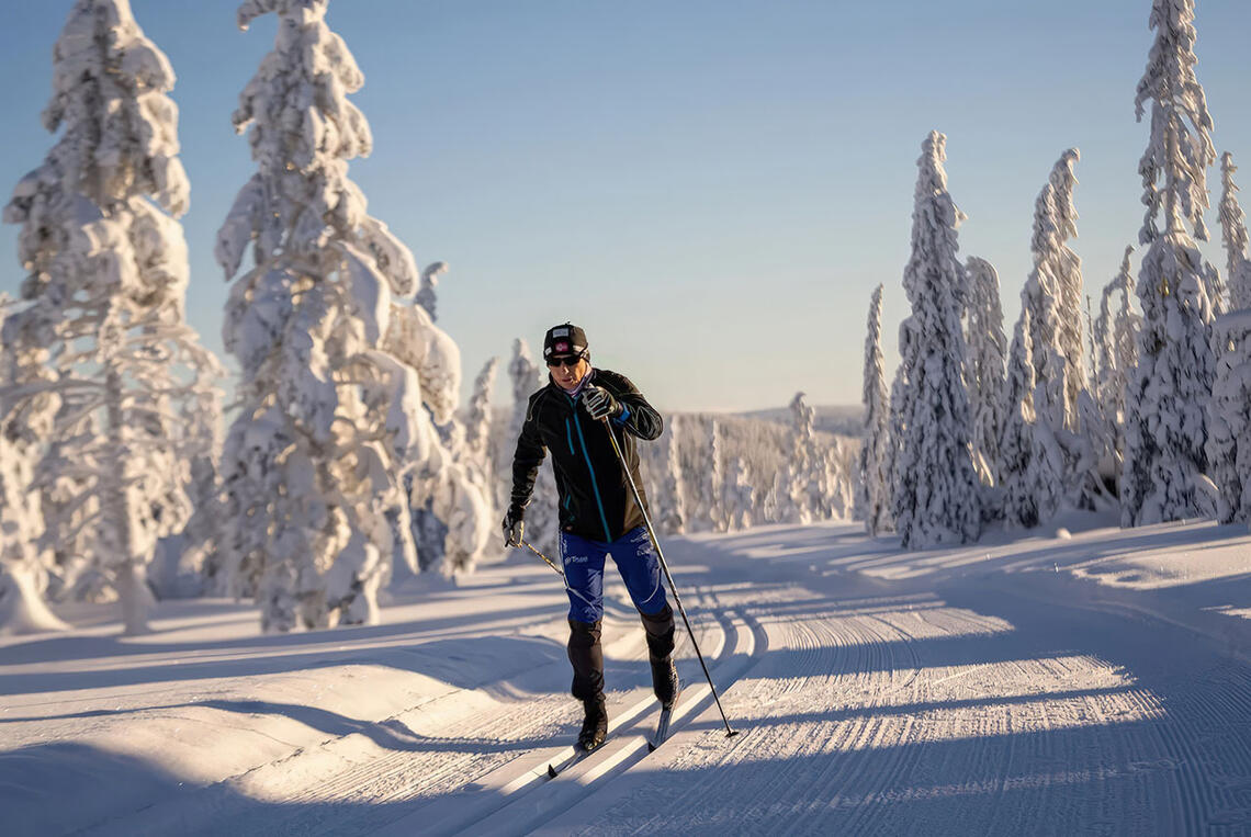Bjørn Nysæter tester forholdene i forkant av Trysil Skimaraton. - Fantastiske løyper, melder han. (Foto: Jonas Sjögren/Destinasjon Trysil)