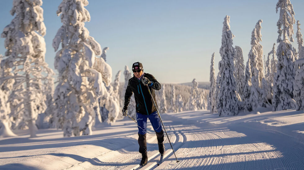 Bjørn Nysæter tester forholdene i forkant av Trysil Skimaraton. - Fantastiske løyper, melder han. (Foto: Jonas Sjögren/Destinasjon Trysil)