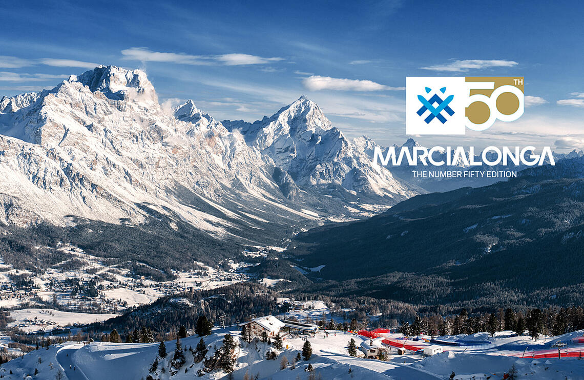 Marcialonga går i storslått natur i de italienske alpene. Dette bildet er fra Cortina d'Ampezzo, som ligger et stykke unna løypen, men i samme type natur. (Foto: iStock/Giacomomo)