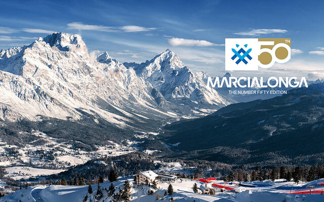 Marcialonga går i storslått natur i de italienske alpene. Dette bildet er fra Cortina d'Ampezzo, som ligger et stykke unna løypen, men i samme type natur. (Foto: iStock/Giacomomo)