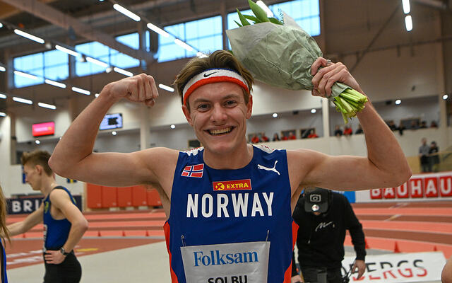 Ole Jakob Høsteland Solbu kan juble over seier og ny personlig bestetid på 800 meter. (Foto: Vestpress)