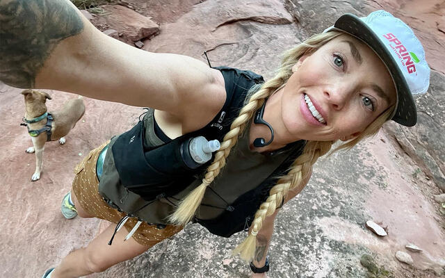 Candice Burt har de siste 100 dagene løpt over 52 km i snitt. Det vil si drøye 364 km i uka i over 14 uker på rad. (Foto: privat)