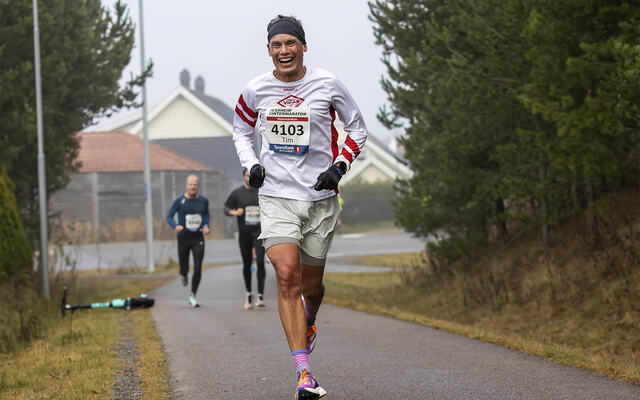 Tim Bennett har blinka seg ut mål og gleder seg til en ny løpssesong. Her ser vi han under fjorårets Vintermaraton på Jessheim. (Foto: Bjørn Hytjanstorp)