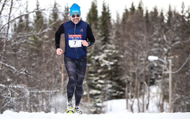 Thomas Føre løper året rundt, og her er han med på trugeløp. (Foto: Zoltan Tot)